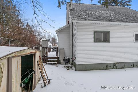 121 W Division, Belding, MI 48809 photo 37