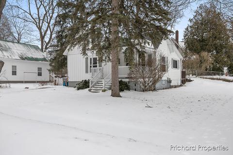121 W Division, Belding, MI 48809 photo 3