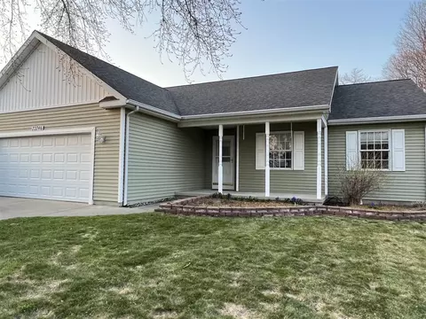 72746 Faye, South Haven, MI 49090