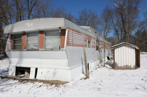 3611 E 8th, White Cloud, MI 49349 photo 2