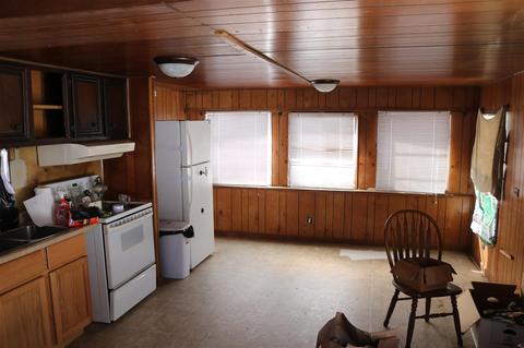 3611 E 8th, White Cloud, MI 49349 photo 4