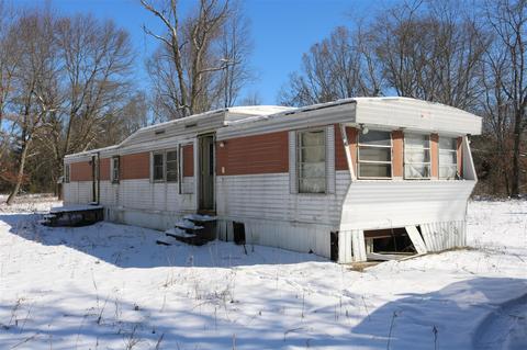 3611 E 8th, White Cloud, MI 49349 photo 1