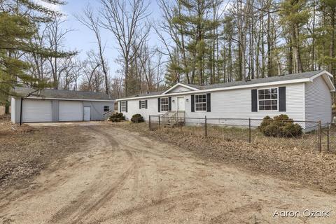 4567 E 104th, Grant, MI 49327 photo 3