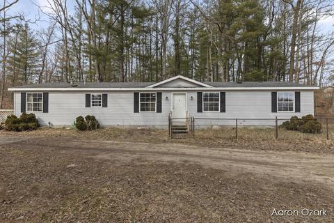 4567 E 104th, Grant, MI 49327 photo 1
