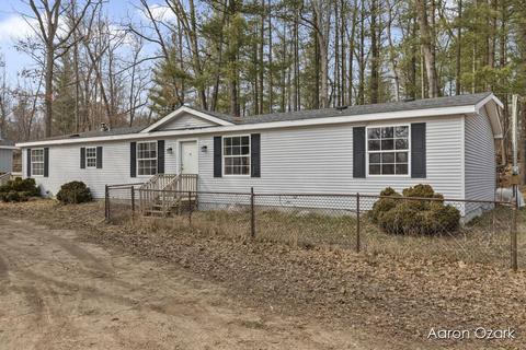 4567 E 104th, Grant, MI 49327 photo 2