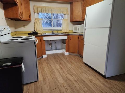 1044 Winifred St, Jackson, MI 49202 photo 3