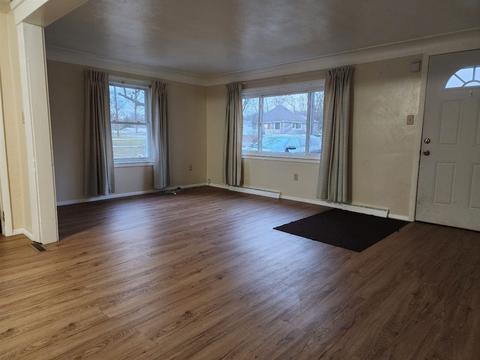 1044 Winifred St, Jackson, MI 49202 photo 2