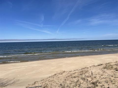 Ridge, Pentwater, MI 49449