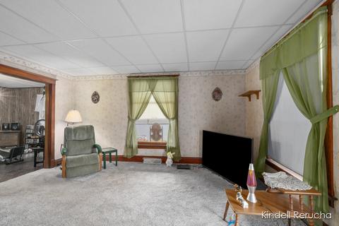 416 Lewis, Belding, MI 48809 photo 5