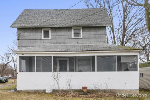 416 Lewis, Belding, MI 48809 photo 1