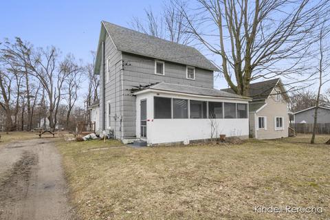 416 Lewis, Belding, MI 48809 photo 2