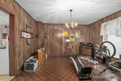 416 Lewis, Belding, MI 48809 photo 8