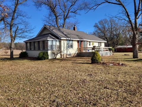 1440 E 8th, White Cloud, MI 49349 photo 5