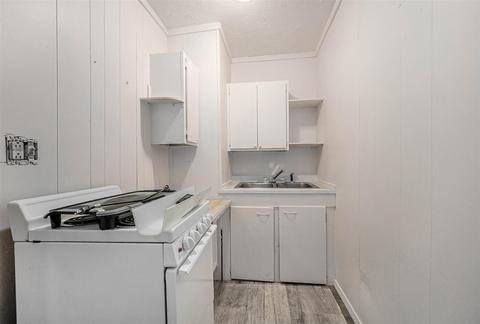 658 Cooper St, Jackson, MI 49201 photo 6
