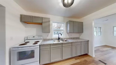 339 N Marshall, Marshall, MI 49068 photo 8