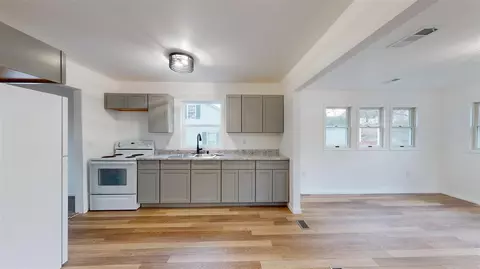339 N Marshall, Marshall, MI 49068 photo 6