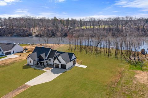 14275 Deer, Buchanan, MI 49107