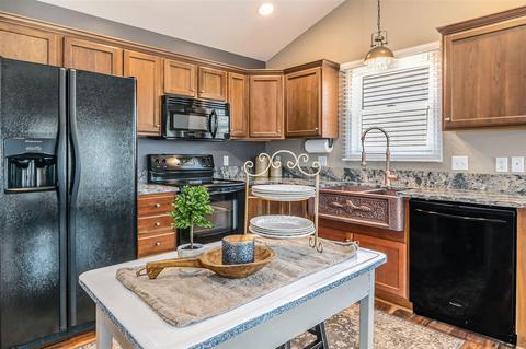 4008 Stoneridge Dr, Jackson, MI 49203 photo 9