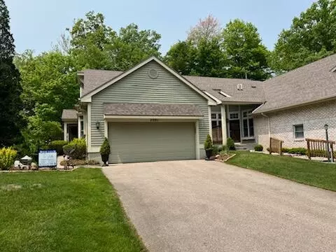 2001 N Cross Crk #58, Grand Rapids, MI 49508