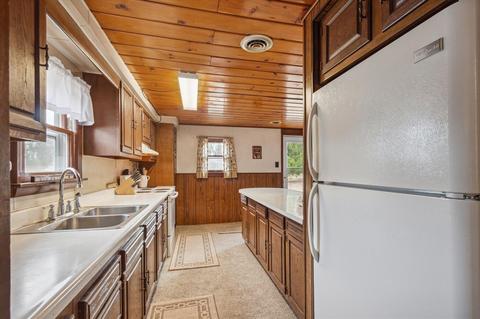 10201 Suzanne, Harrison, MI 48625 photo 12