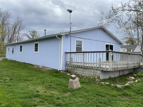 66078 Myers Lndg, Sturgis, MI 49091
