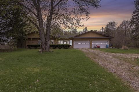 52682 Fulton, Leonidas, MI 49066