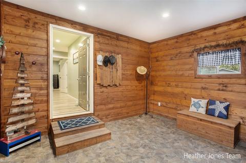 401 Nelson, Stanton, MI 48888 photo 4