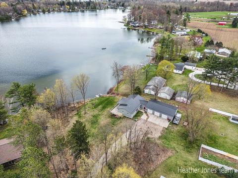 401 Nelson, Stanton, MI 48888 photo 2