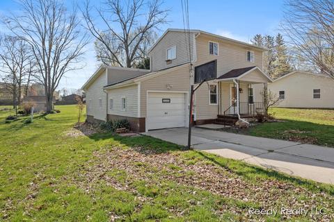 118 Vosper St, Saranac, MI 48881 photo 2
