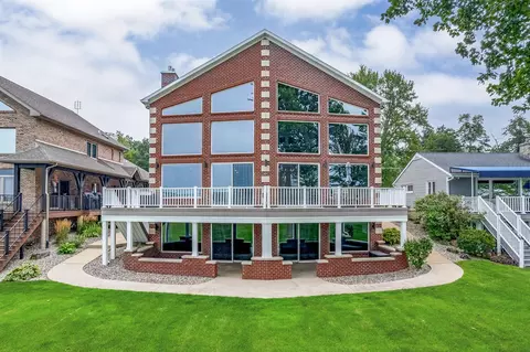 11474 E Indian Lk, Vicksburg, MI 49097