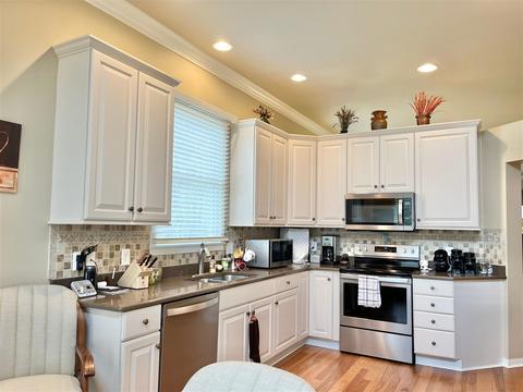 815 E Barrington, Jackson, MI 49203 photo 17