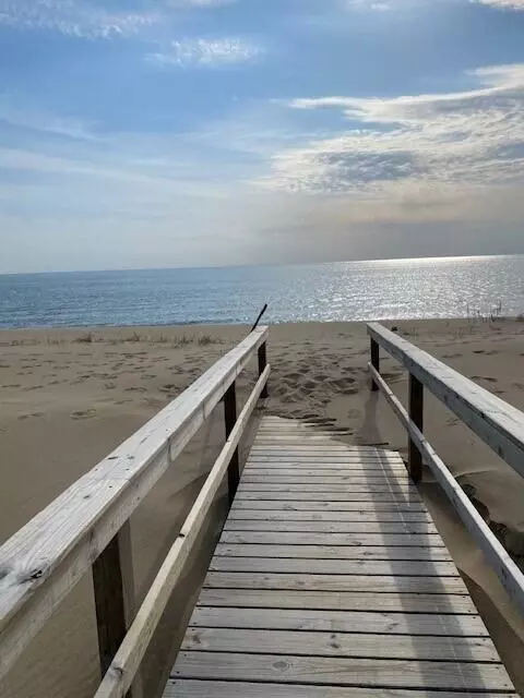 6 Lost Lk, Montague, MI 49437