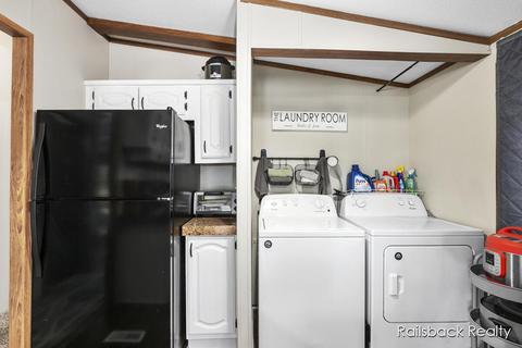 914 E 128th, Grant, MI 49327 photo 9