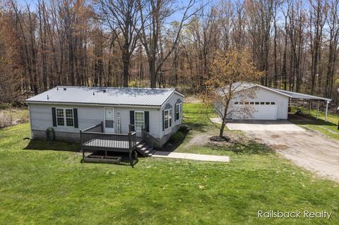 914 E 128th, Grant, MI 49327 photo 1