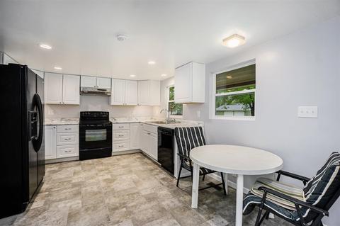 550 Cass, Constantine, MI 49042 photo 7