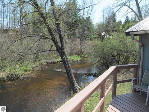 20734 Pine River Ldg, Tustin, MI 49688