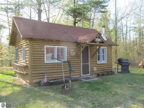 13381 5th, Marion, MI 49665