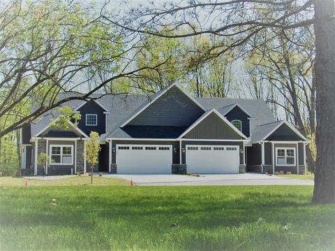1190 Lochaven #6A, Hillsdale, MI 49242