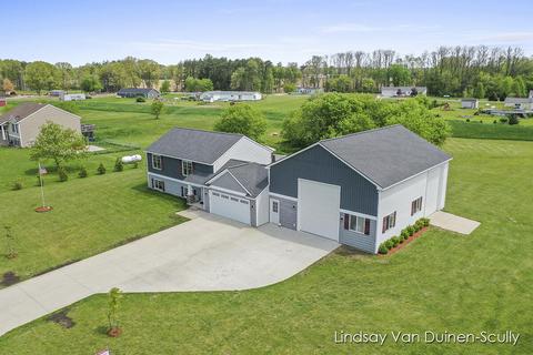 2532 Foxglove, Middleville, MI 49333