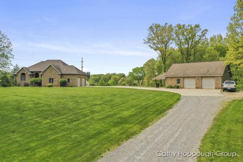 741 Kellogg, Ionia, MI 48846 photo 4