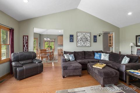 741 Kellogg, Ionia, MI 48846 photo 8