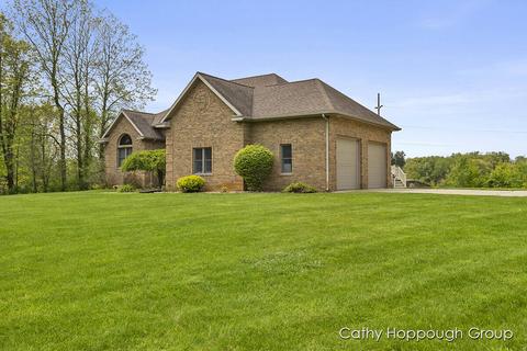 741 Kellogg, Ionia, MI 48846 photo 3