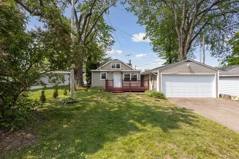 25031 Lake Shr, Dowagiac, MI 49047