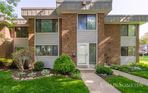 4121 S Norway, Grand Rapids, MI 49546