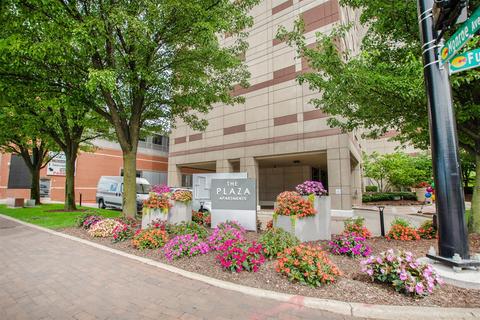 146 Campau Cir NW, Grand Rapids, MI 49503