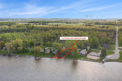 S Lake, Pentwater, MI 49449