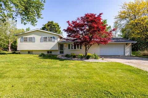 410 2nd Street St, Addison, MI 49220