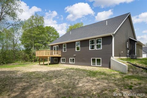12818 Links Ln NE, Gowen, MI 49326 photo 3