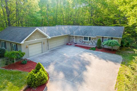 11261 Alpine, Canadian Lakes, MI 49346