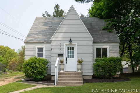 1803 Aberdeen, Grand Rapids, MI 49505